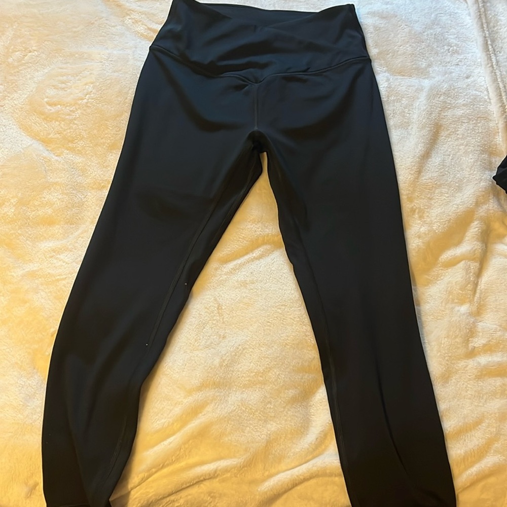 Criss crossed top VS leggings